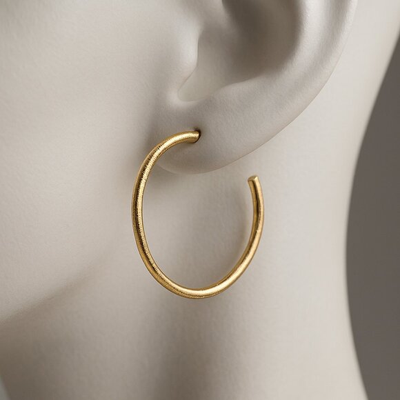 Chic Gold Hoop Earrings - Picture 1 of 8